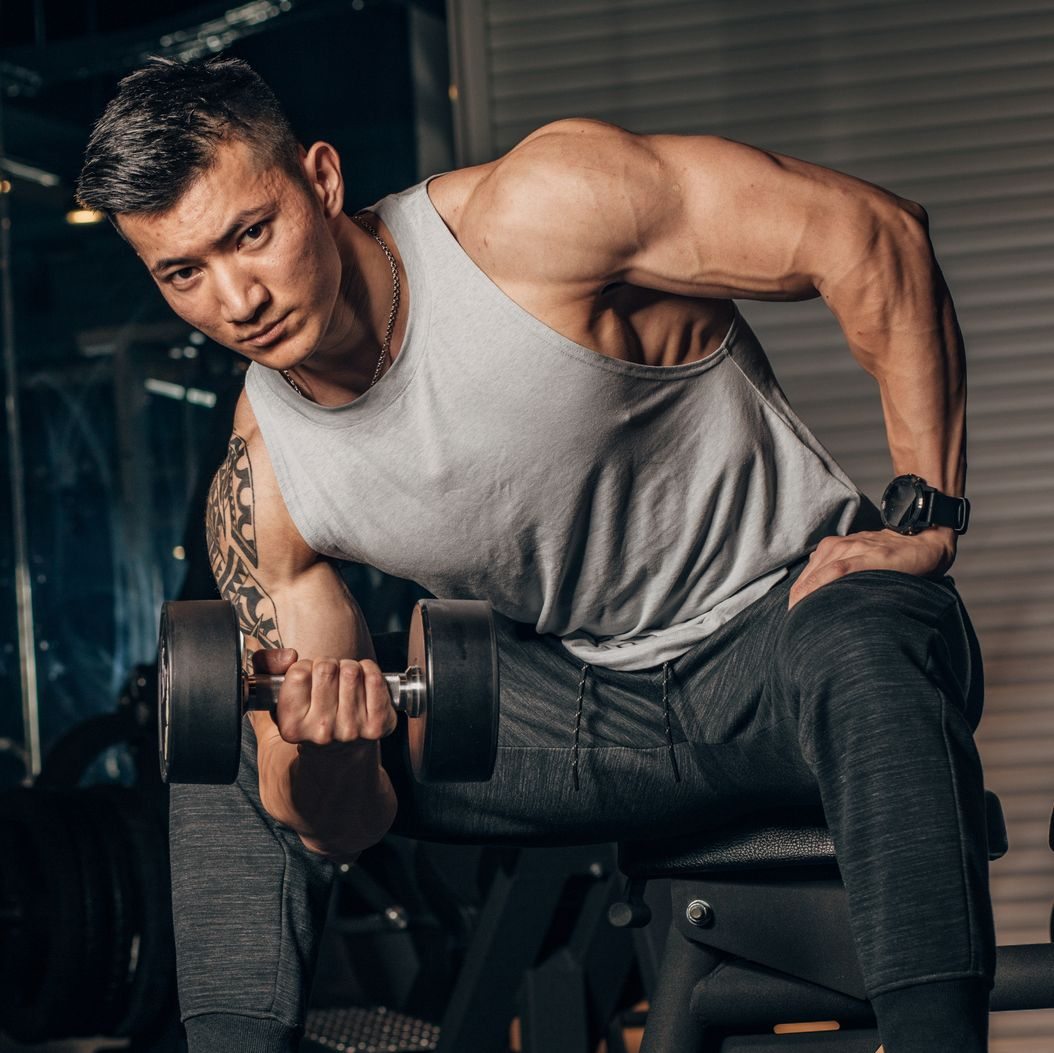 Build Muscle With the Men's Health 4-Week Beginner Workout Plan