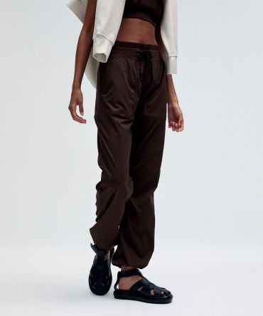 Dance Studio Mid-Rise Pant *Regular