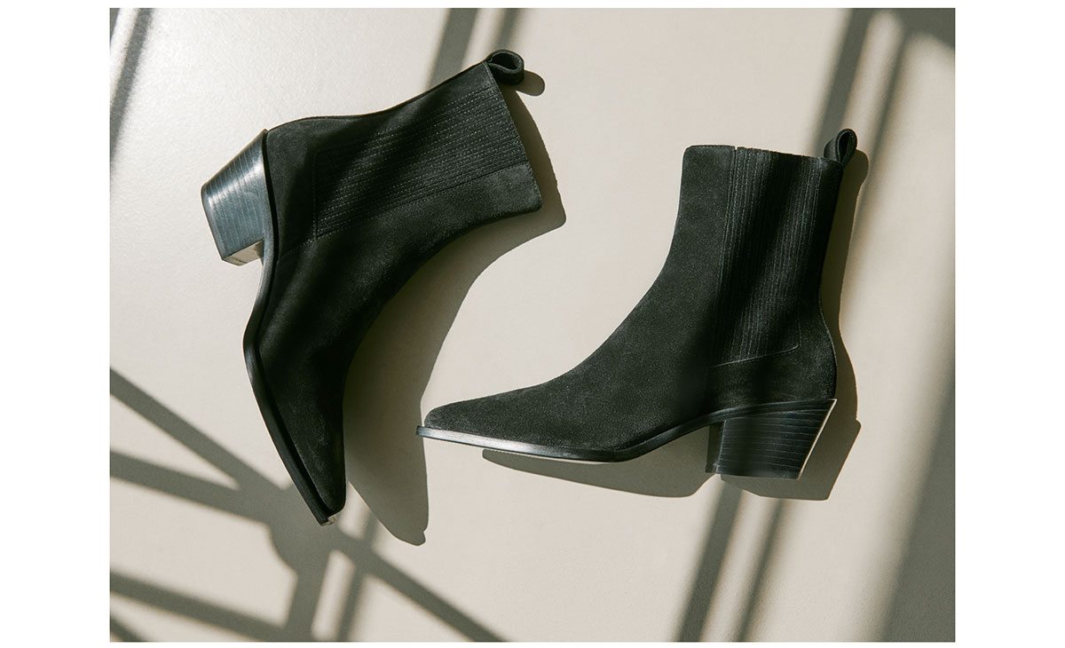 Ophelia Western Chelsea Boot Black Suede