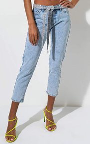 The Ur Toxic Rhinestone Belt Boyfriend Jeans are a light wash, sturdy denim based pant complete with a mid waist rise, relaxed fit, 5 pocket design, zipper fly button fasten and attached rhinestone embellished belt.