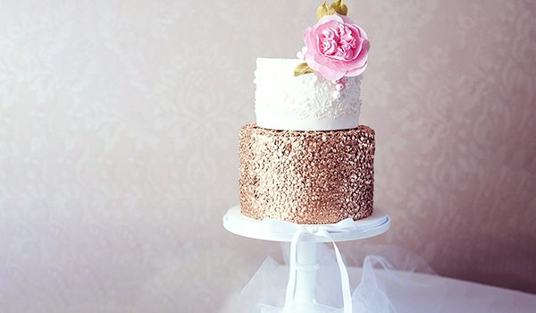 Here’s How to Bedazzle Your Cakes With Edible Glitter, Luster Dust and Lustrous Paint