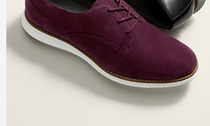 Work-ready style | Stylish oxfords keep things cushioned and casual.