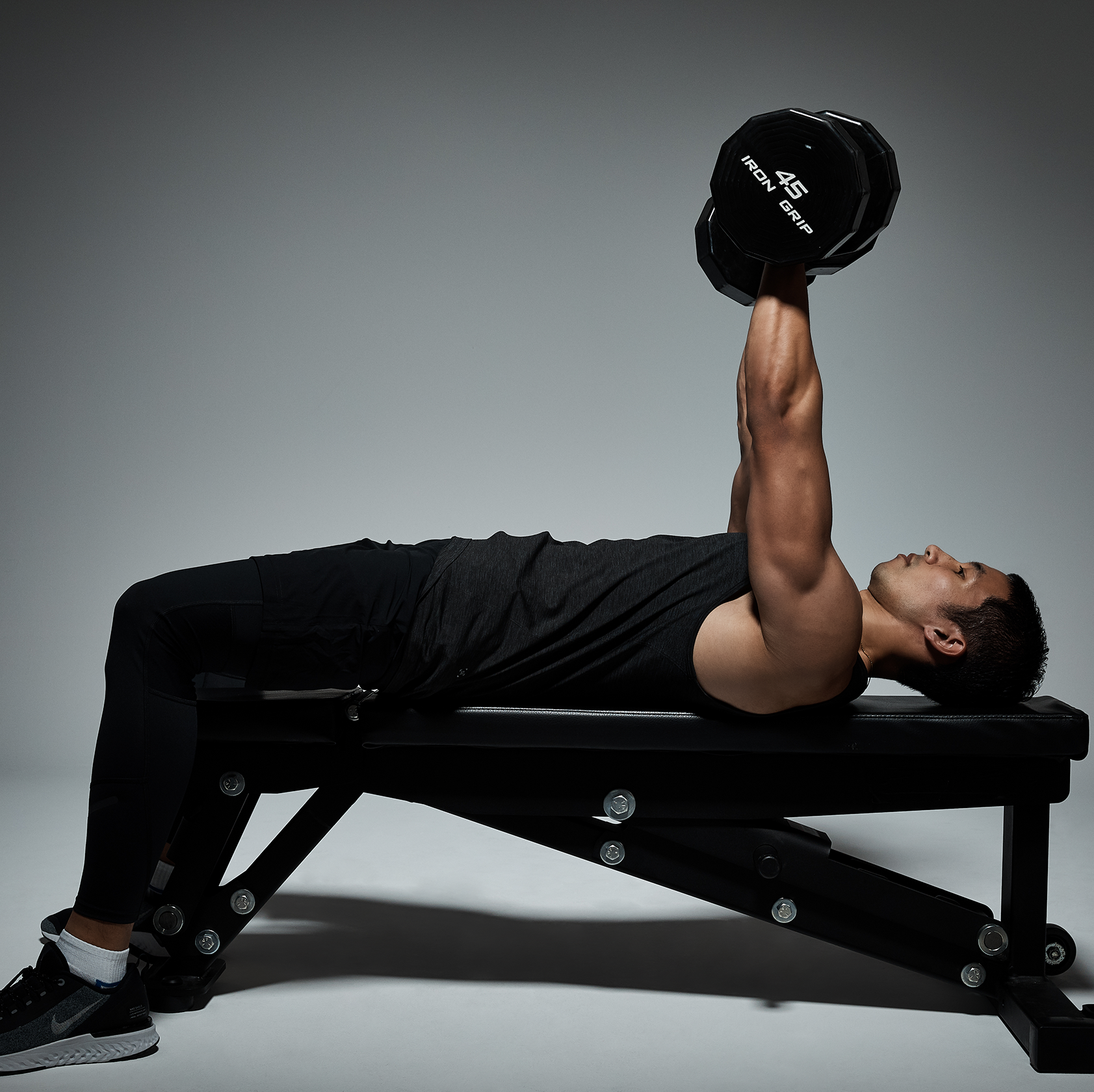 How to Bench Press the Right Way