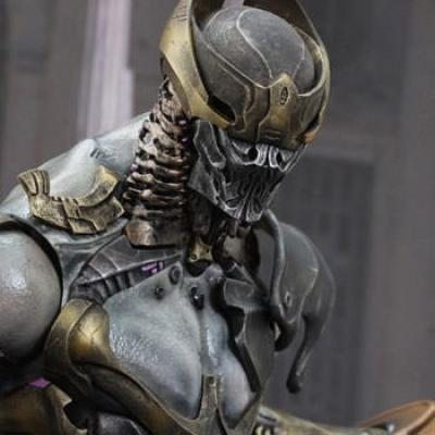 Chitauri Commander Sixth Scale Figure by Hot Toys