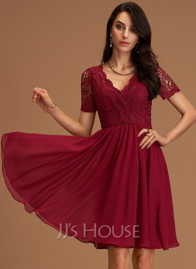 A-Line V-neck Knee-Length Chiffon Cocktail Dress With Lace (...