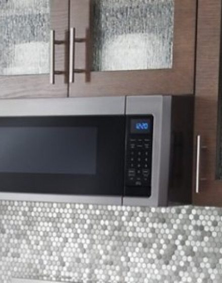 3 ways to get a burnt smell out of a microwave