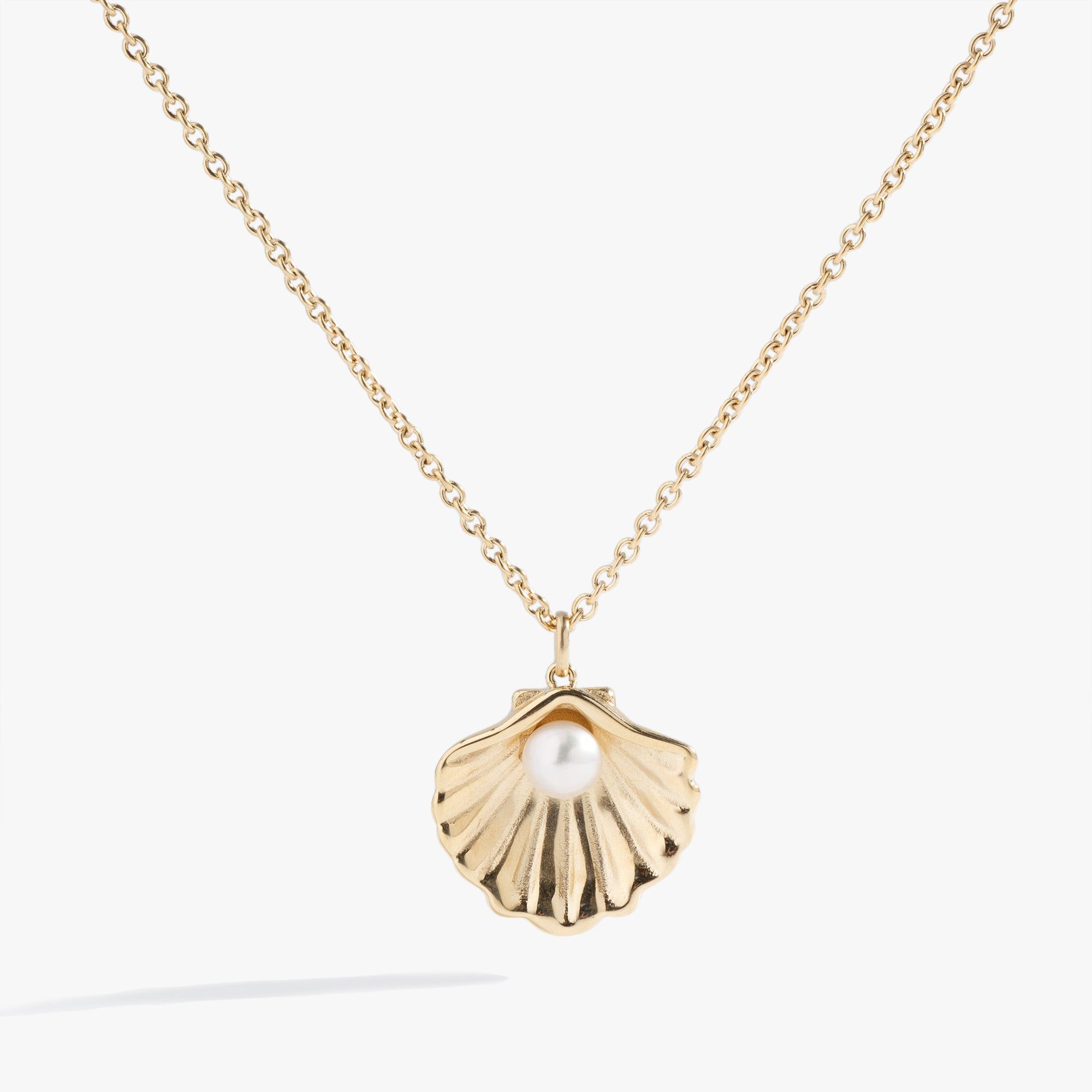 Image of Scallop Pendant Necklace