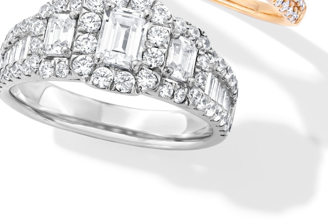 Diamond Engagement Ring 1-3/4 ct tw Emerald, Baguette, Round-cut 14K White Gold