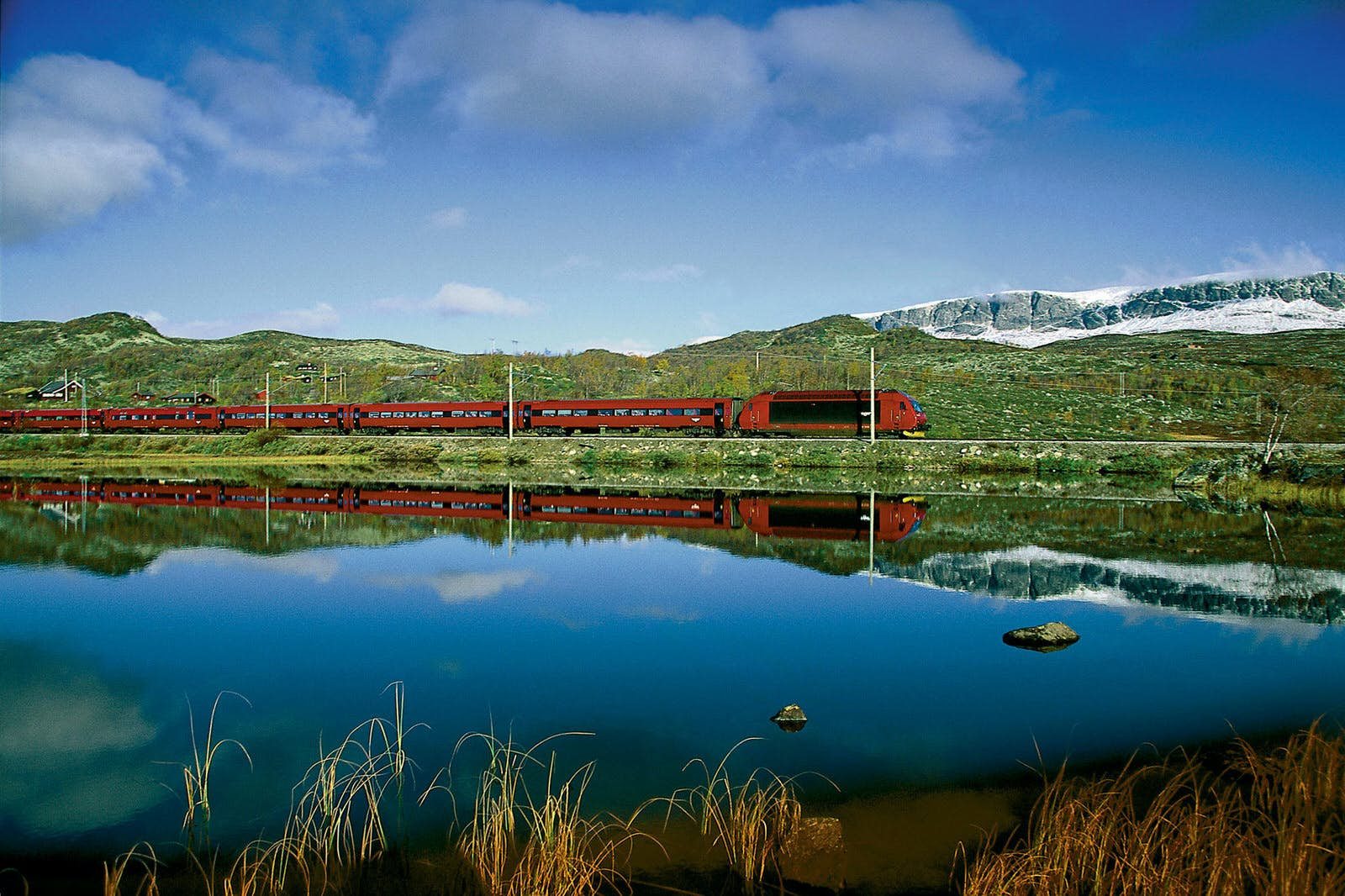 See Norway's natural highlights on the Bergensbanen railway