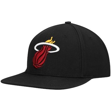 Pro Standard Miami Heat Black Team Logo Snapback Hat